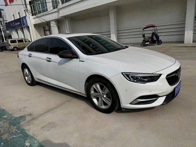 苏州17年别克君威3