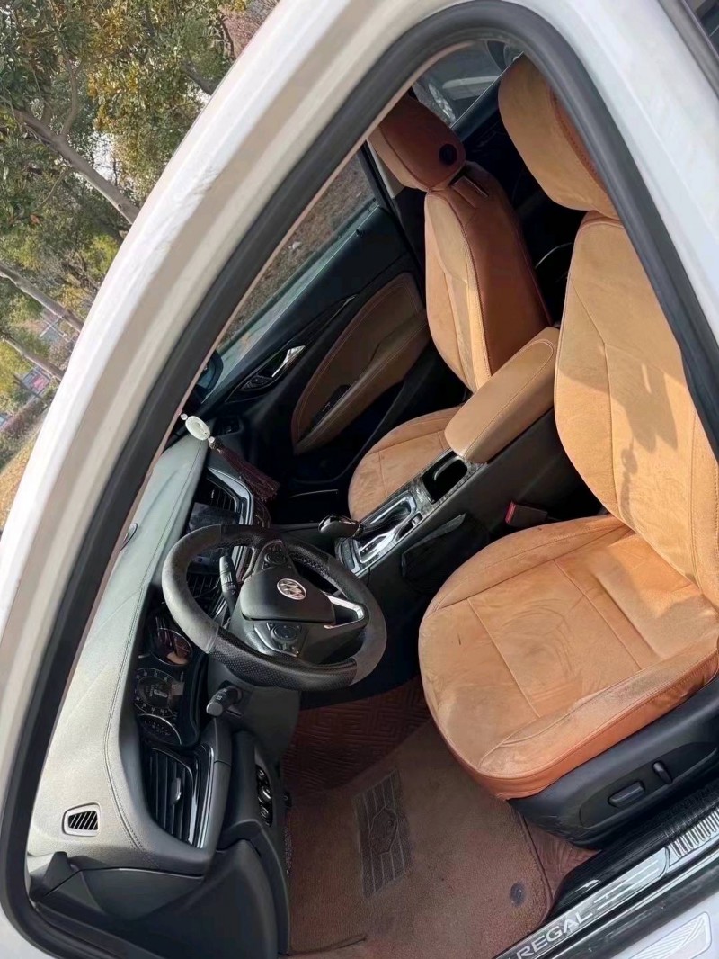 苏州17年别克君威6