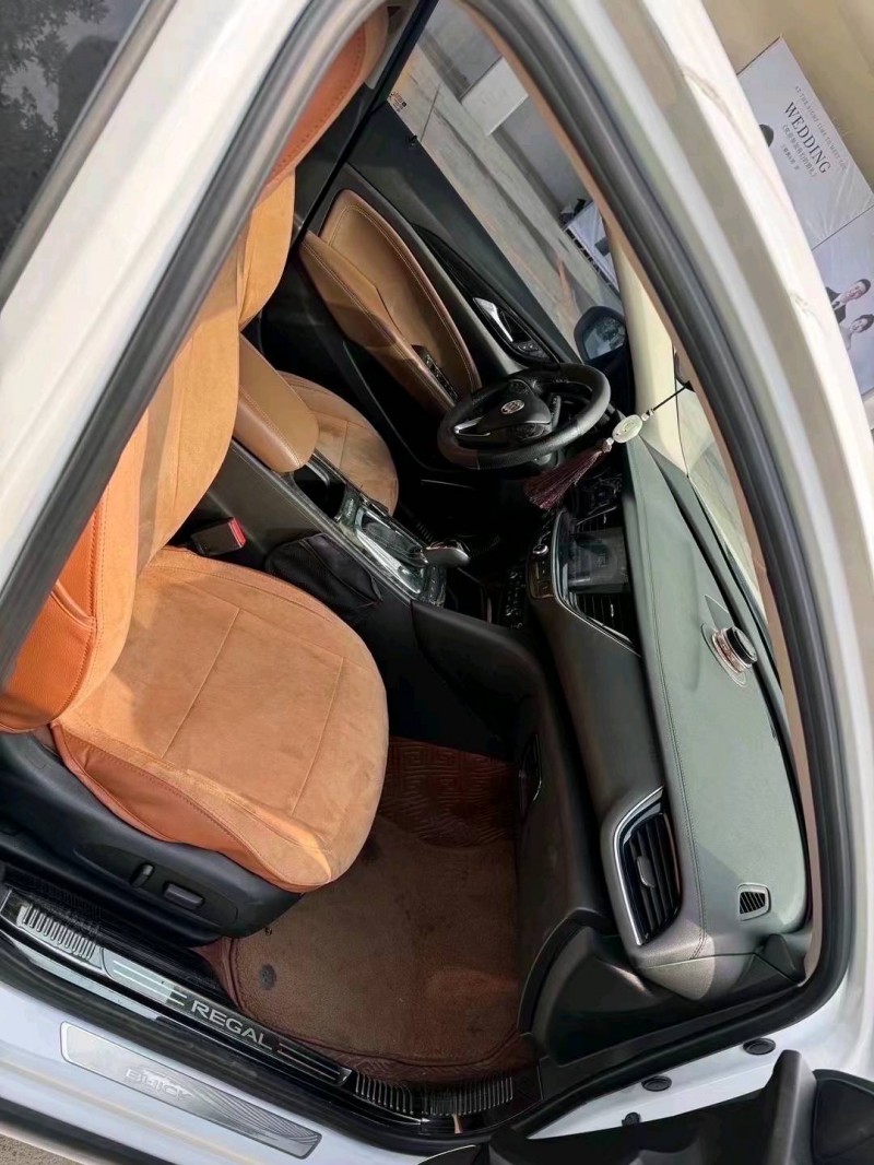 苏州17年别克君威8