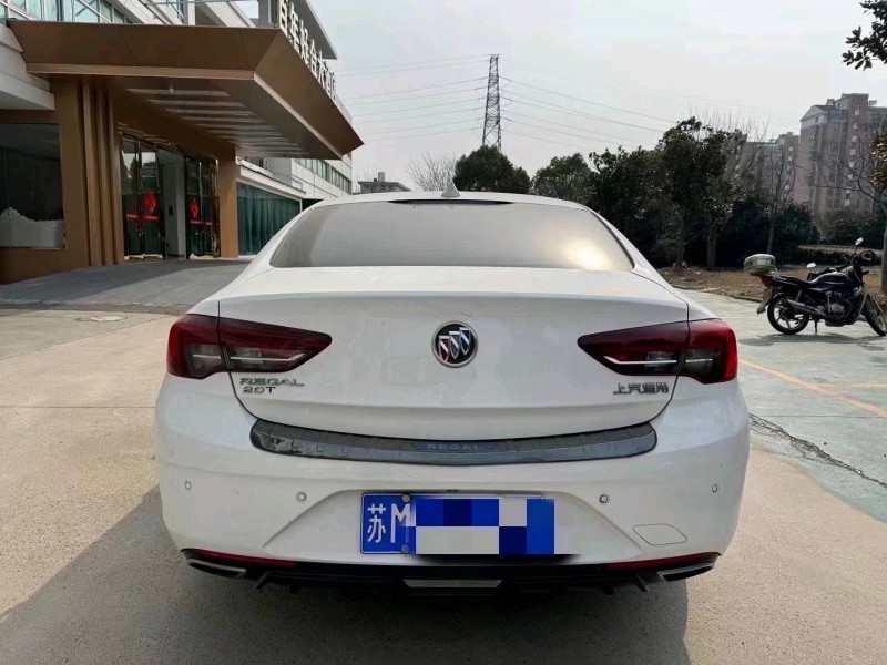 苏州17年别克君威9