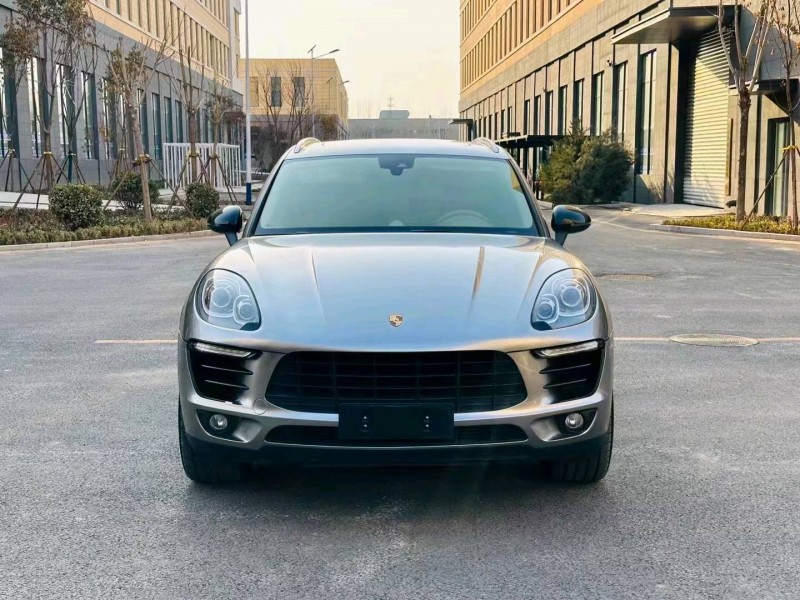 东营17年保时捷Macan1