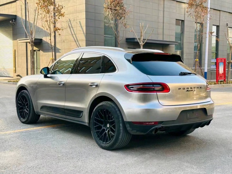 东营17年保时捷Macan4