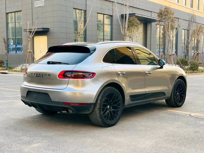 东营17年保时捷Macan5