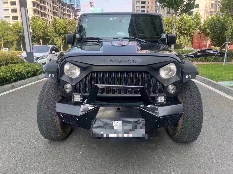 枣庄18年Jeep牧马人1