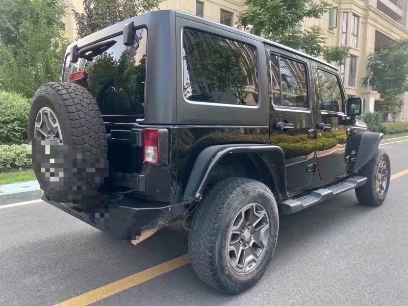 枣庄18年Jeep牧马人9