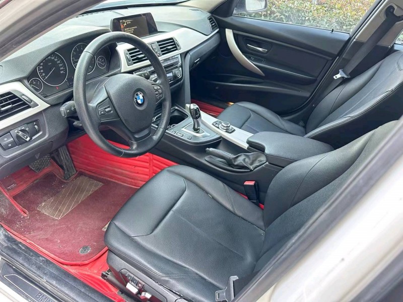 济南16年宝马3系9