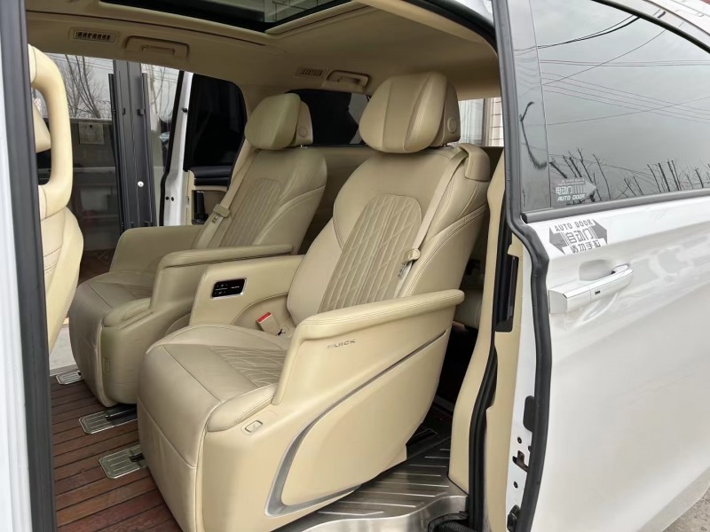 济宁22年别克GL86