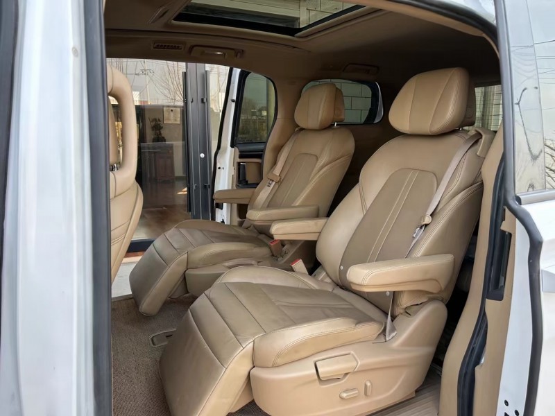 济宁19年别克GL86