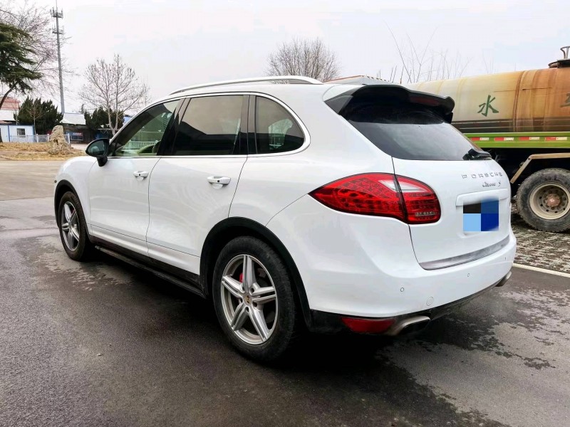 枣庄12年保时捷卡宴8