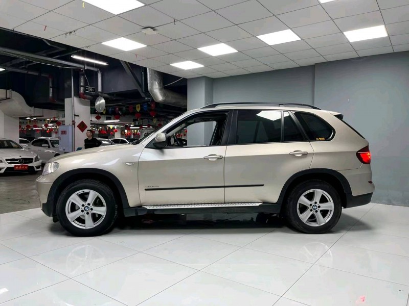 成都12年宝马X52