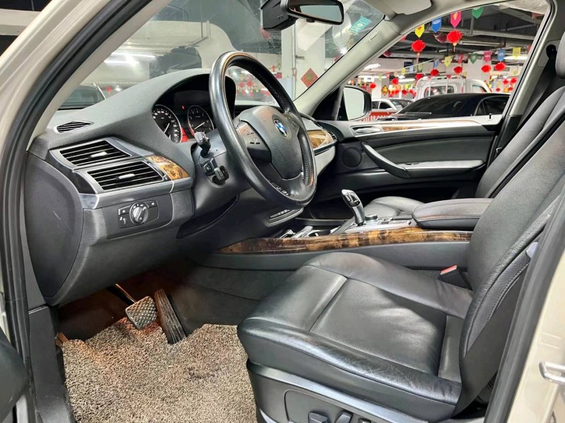 成都12年宝马X54