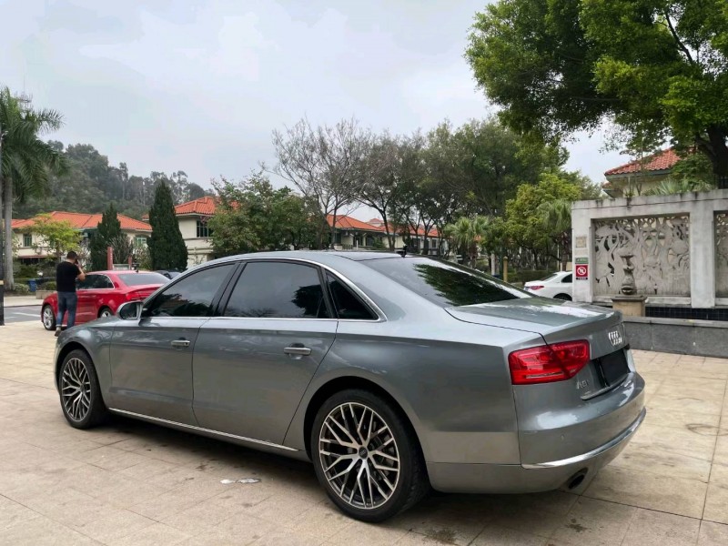东莞12年奥迪A8L6