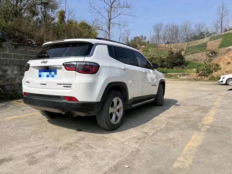 重庆17年Jeep指南者4