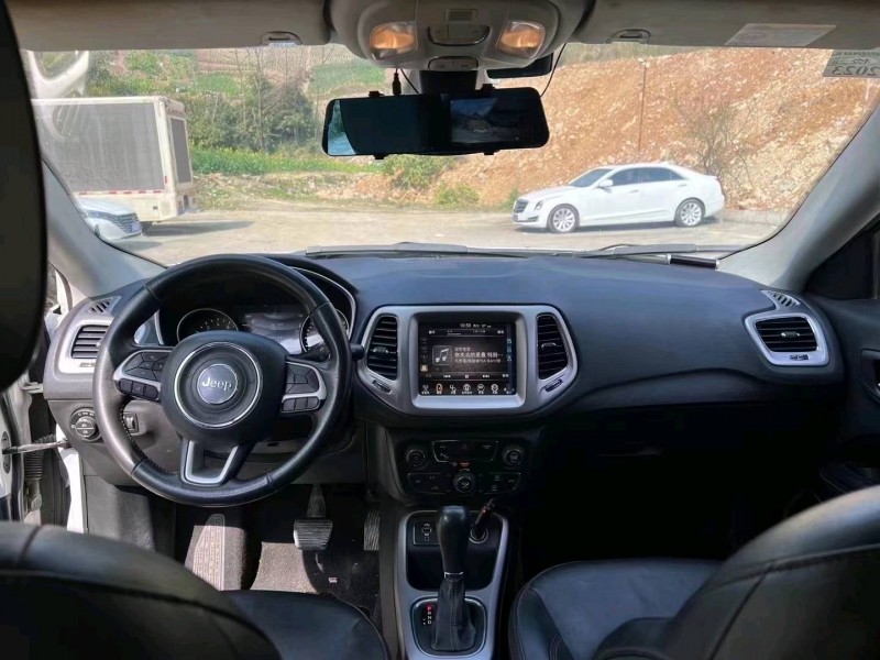 重庆17年Jeep指南者8