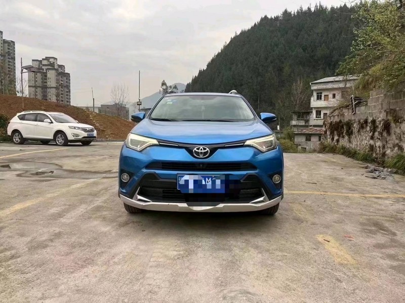 重庆17年丰田RAV4荣放1