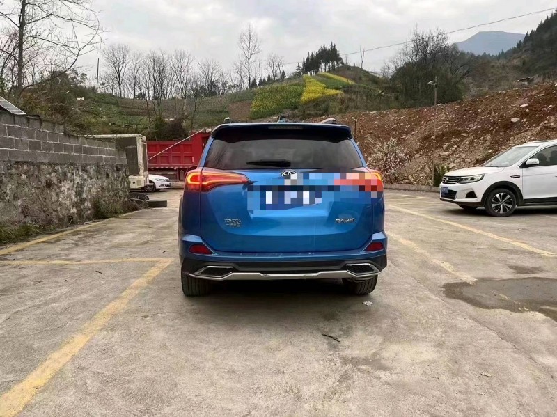 重庆17年丰田RAV4荣放3