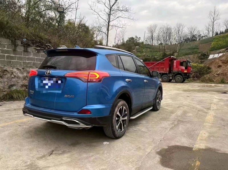 重庆17年丰田RAV4荣放6
