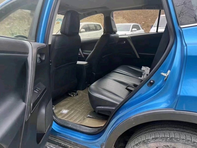 重庆17年丰田RAV4荣放8