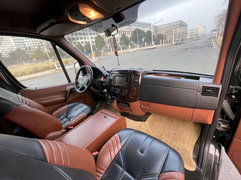 宜昌17年奔驰斯宾特5