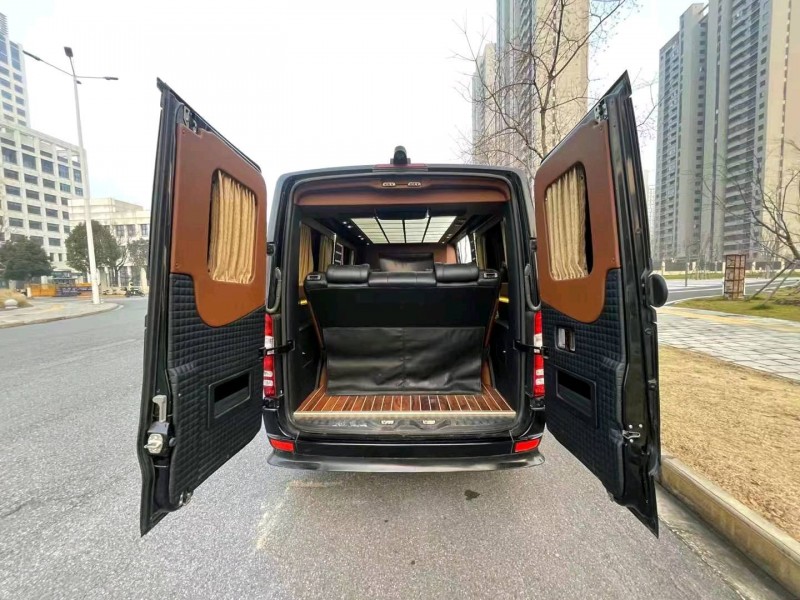 宜昌17年奔驰斯宾特6