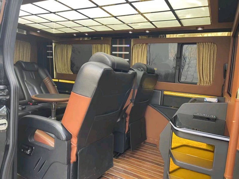 宜昌17年奔驰斯宾特8