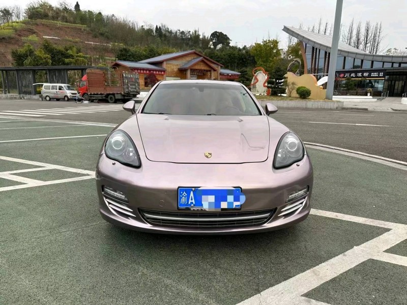 重庆13年保时捷帕拉梅拉1