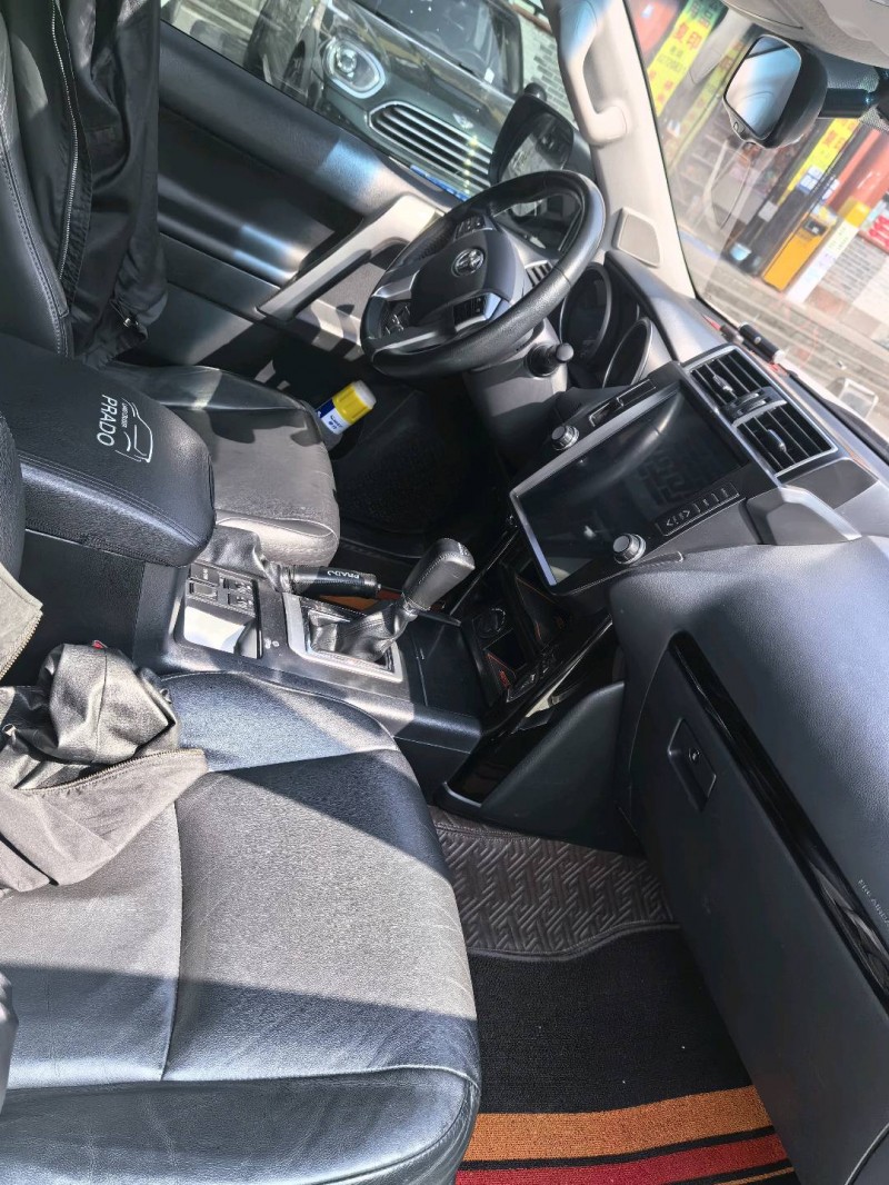 成都17年丰田普拉多4