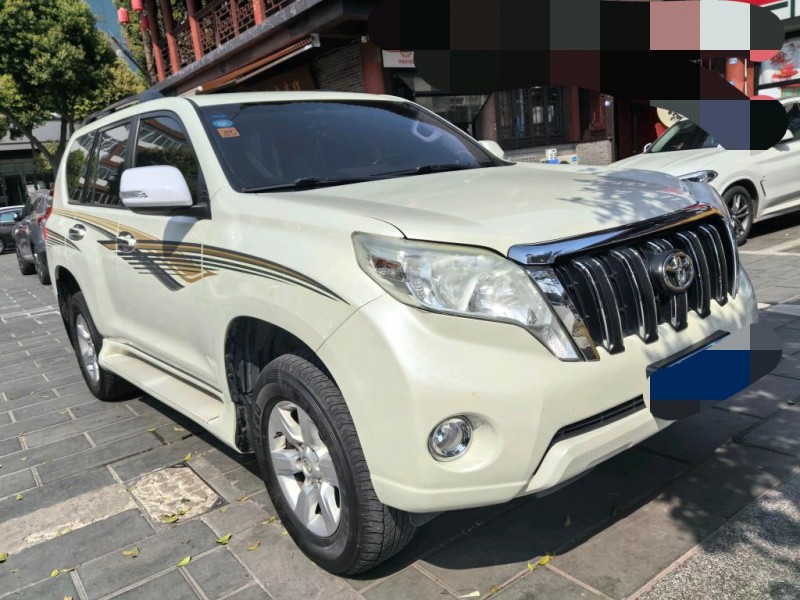 成都17年丰田普拉多6