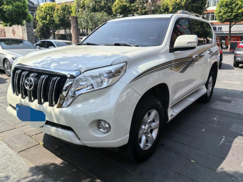 成都17年丰田普拉多7