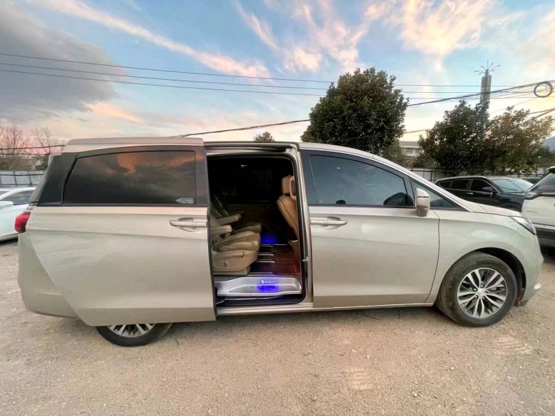 枣庄21年别克GL82