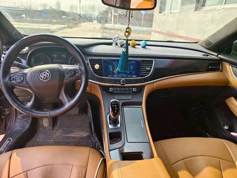 枣庄18年别克君越7