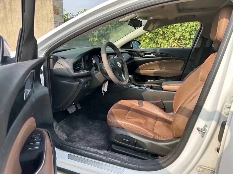 徐州18年别克君威5