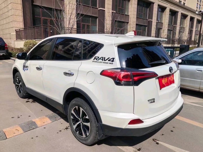 枣庄18年丰田RAV4荣放3