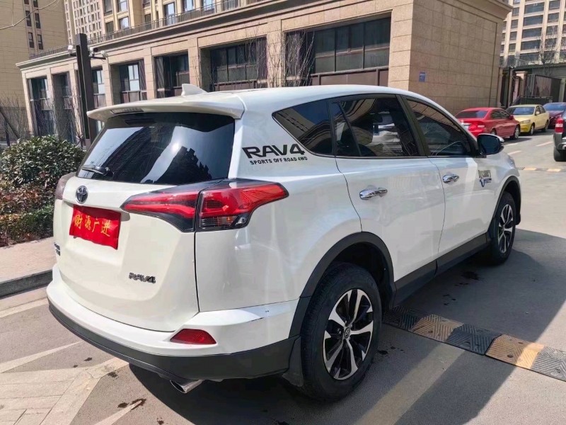 枣庄18年丰田RAV4荣放6