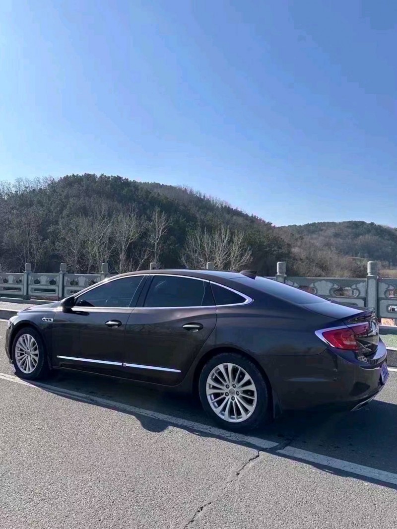 枣庄17年别克君越5