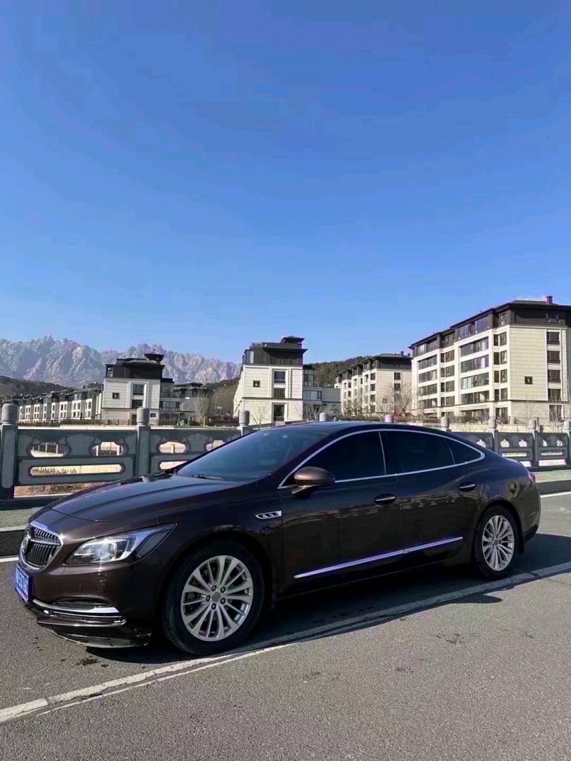 枣庄17年别克君越8