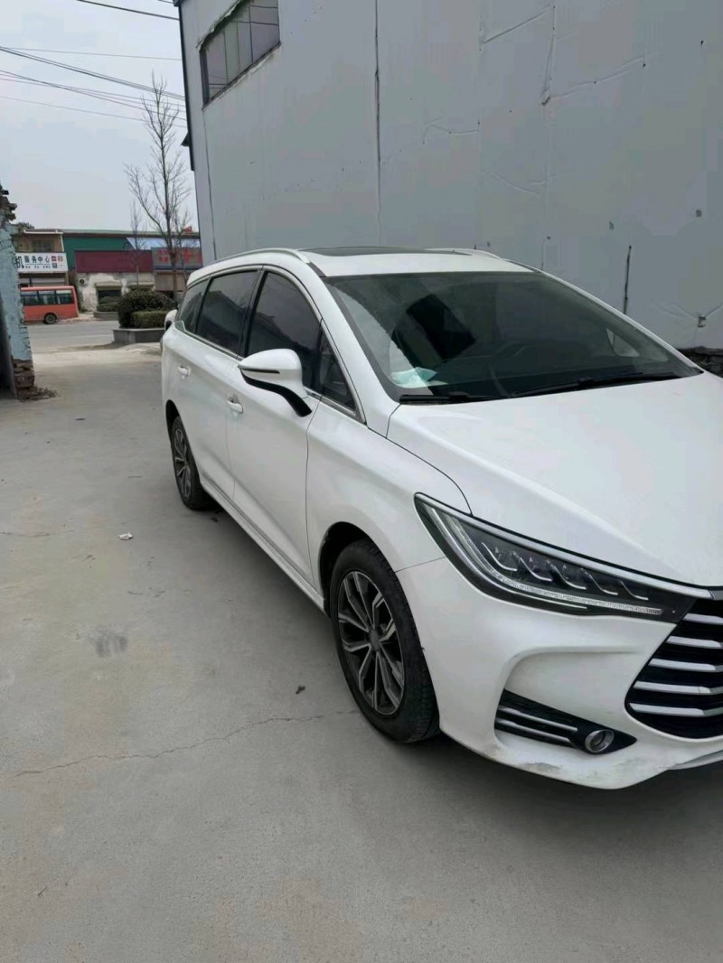 枣庄20年比亚迪宋MAX2