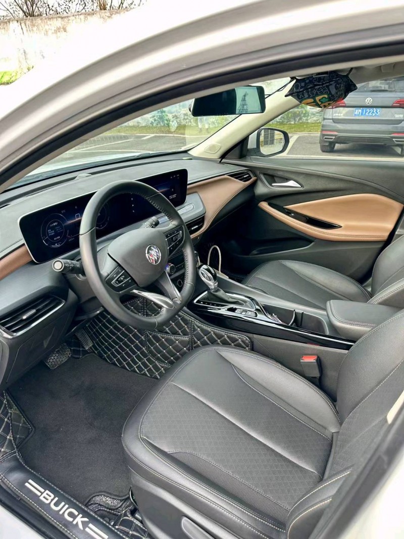 珠海22年别克威朗3