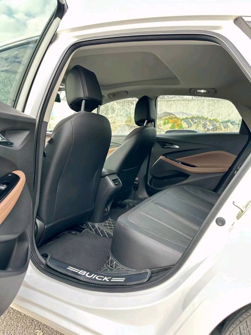 珠海22年别克威朗7