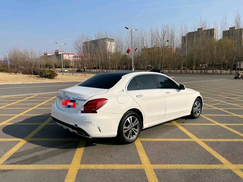 济宁18年奔驰C7