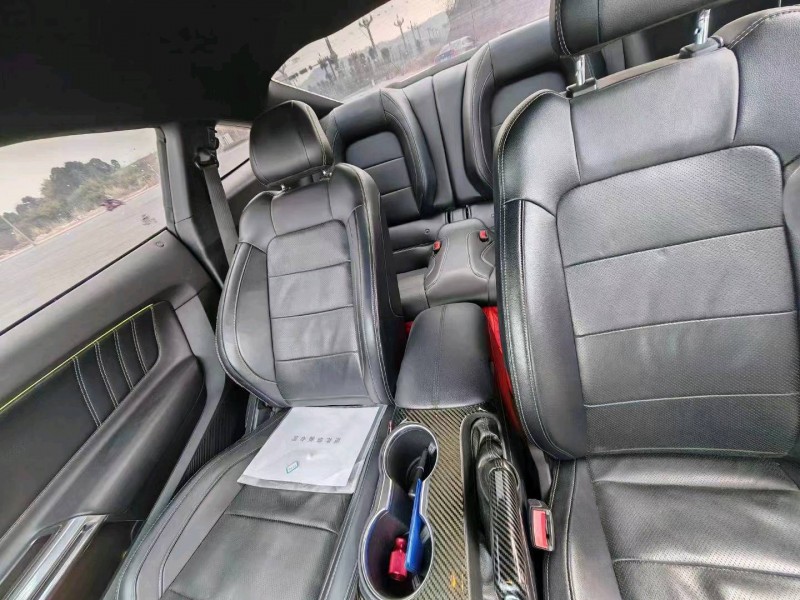 成都18年福特野马4