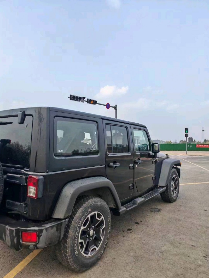 成都16年Jeep牧马人8