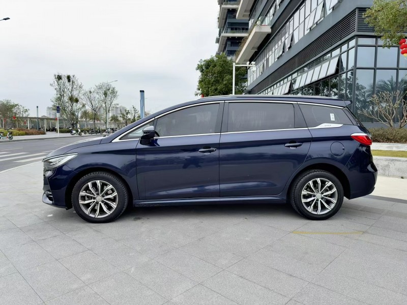 东莞19年比亚迪宋MAX7