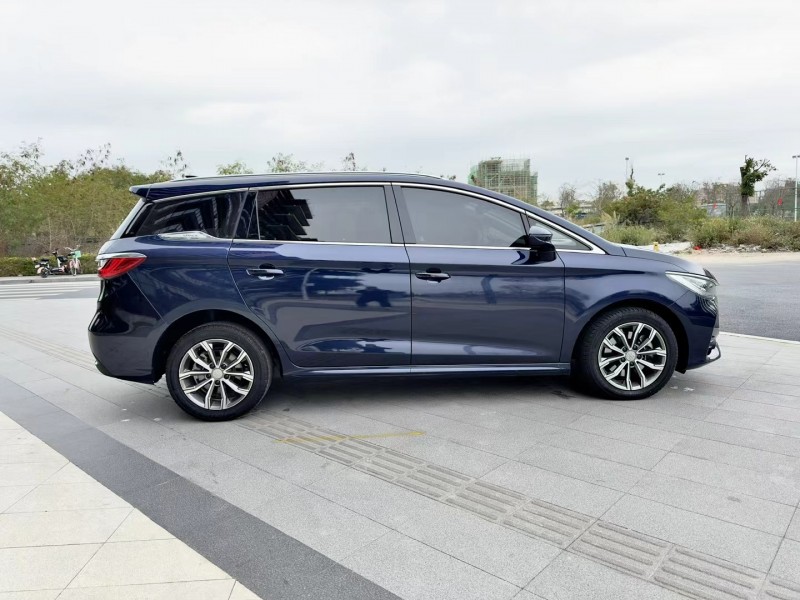 东莞19年比亚迪宋MAX8