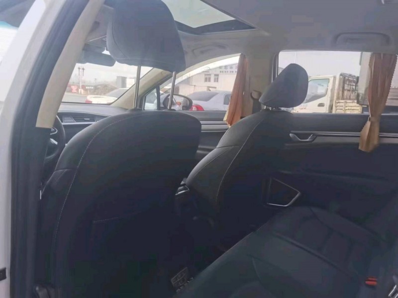 保定20年吉利帝豪GS6