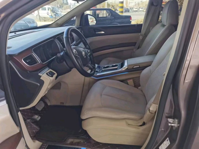 保定18年别克GL88