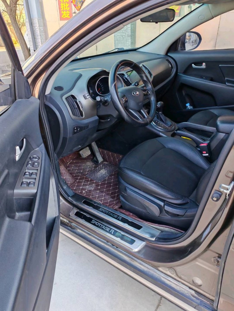 保定17年起亚智跑6