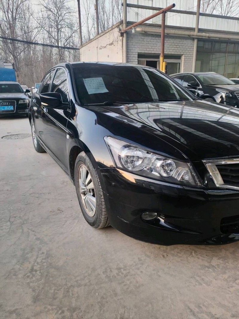 保定09年本田雅阁2