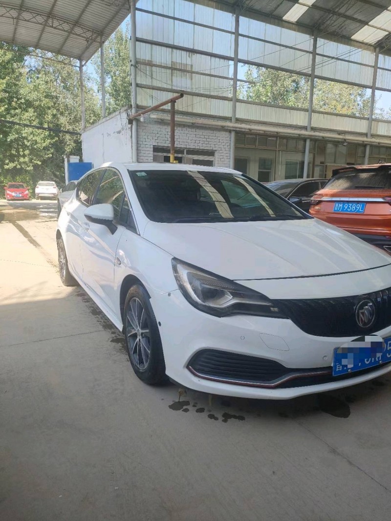 保定17年别克威朗2