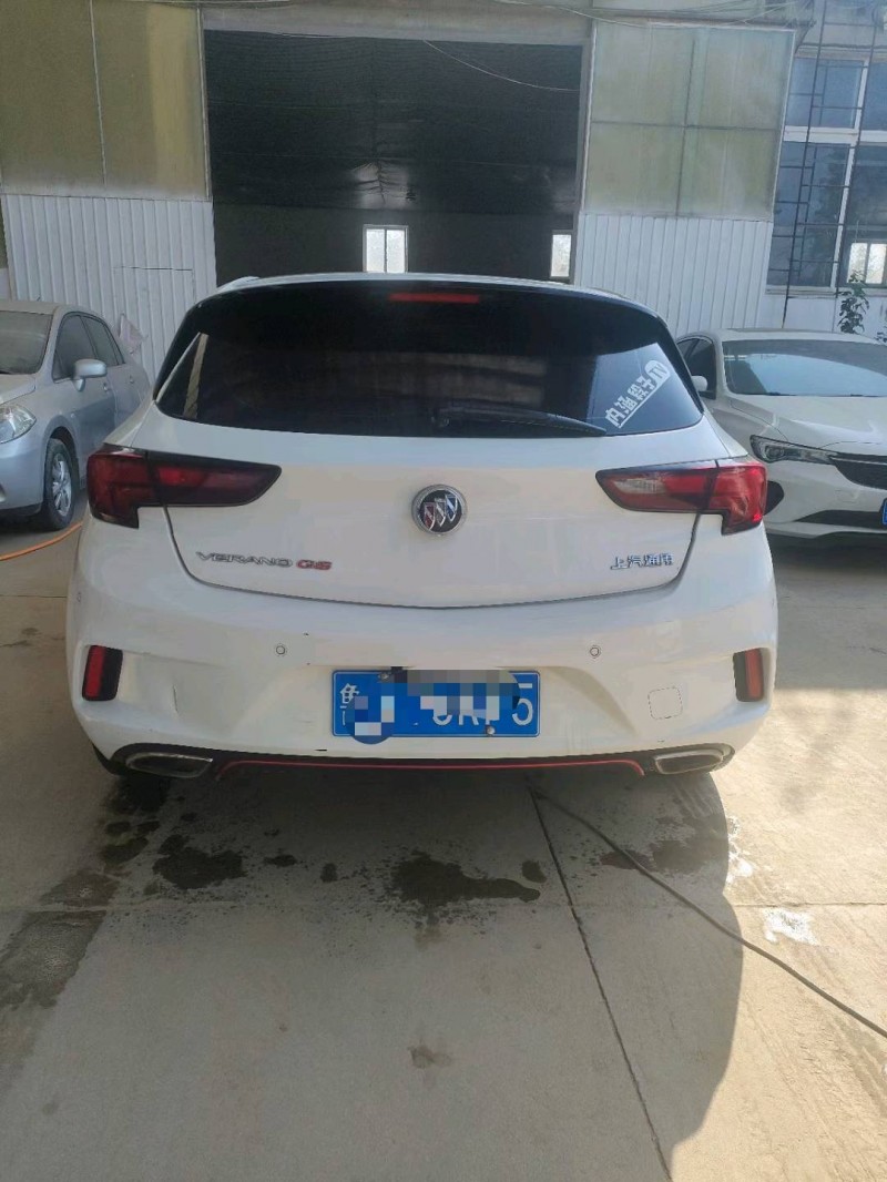 保定17年别克威朗8